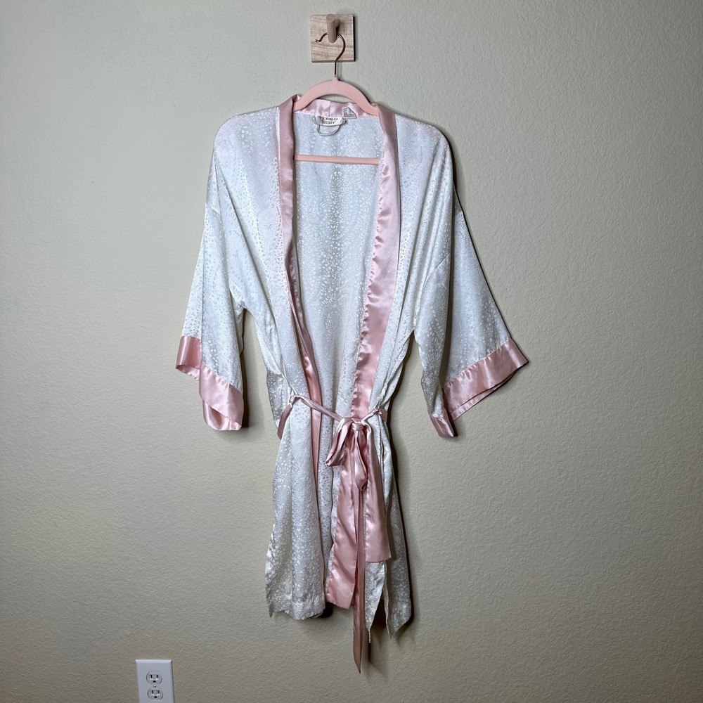 Vintage Victorias Secret Gold Label White Paisley Jacquard Pink Satin Trim Robe